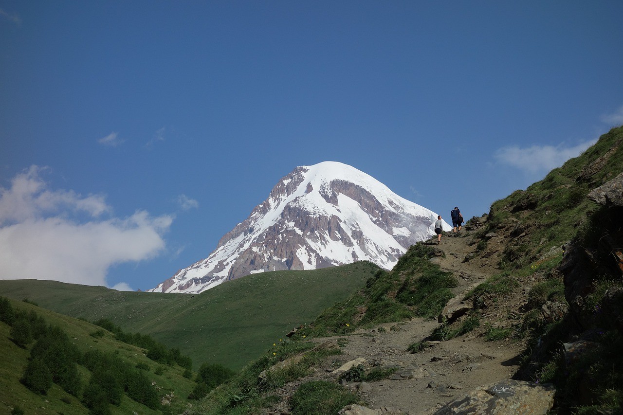 Гора казбек на фото