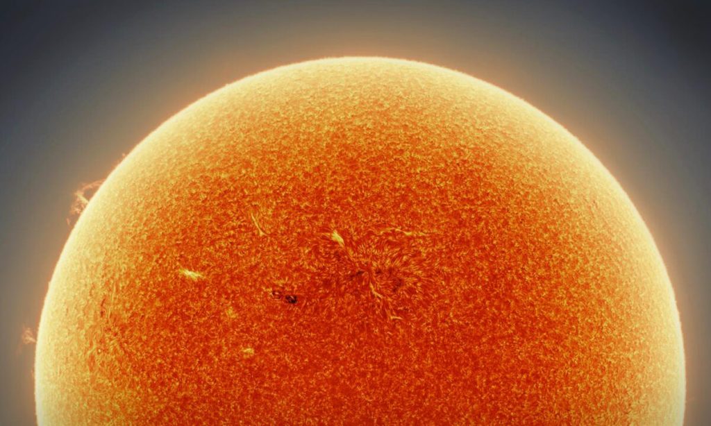 Sun science. Солнце наука. Солнце в кадре. Эндрю Маккарти фото солнца.