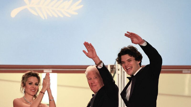 Ричард Гир с супругой и сыном прибыл на Каннский кинофестиваль