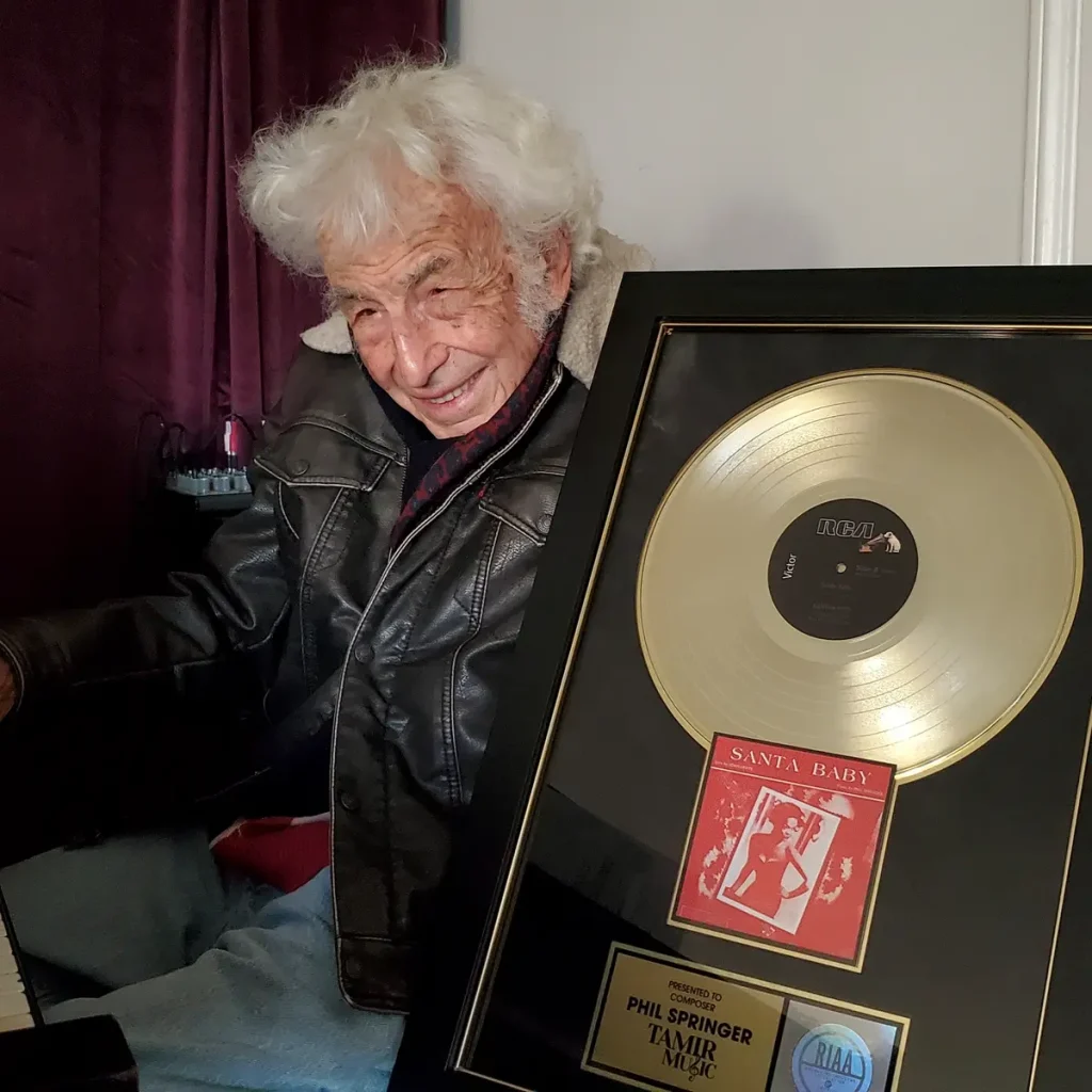 Музыкант получил премию за исполнение «Лунной сонаты». Ему 98 лет